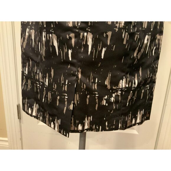 Monique Lhuillier Black Gray White Print V-Neck Fitted Sheath Dress, Size 0 - Picture 7 of 8